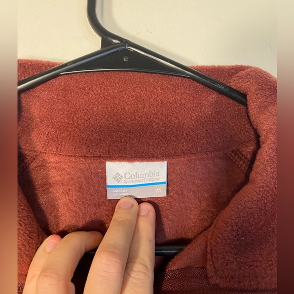 Columbia|| Full Zip Fleece Jacket in Maroon. Size Medium. With elastic. - Picture 2 of 9